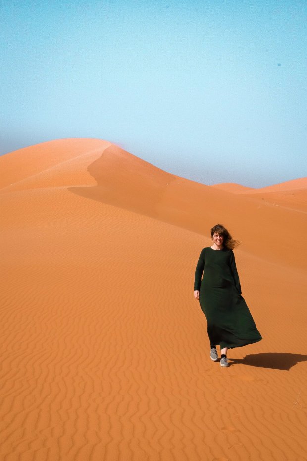 Alleen op reis in de woestijn